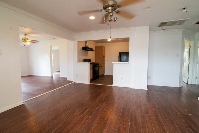 Building Photo - 3615 Legion St
