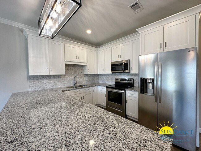 Foto del edificio - Stunning Townhouse in Gated Community of F...