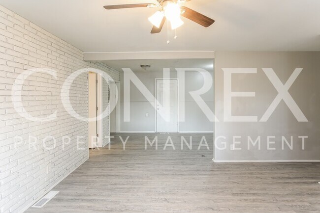 Foto del edificio - Completely Renovated 4 Bedroom Home in Kan...