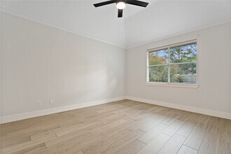 Building Photo - 23742 River Pl Dr