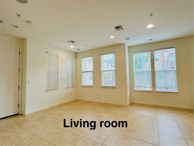 Foto del edificio - 205 Parc Place Dr