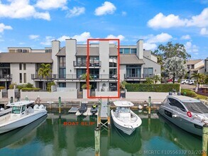 Building Photo - 16 Portside Dr
