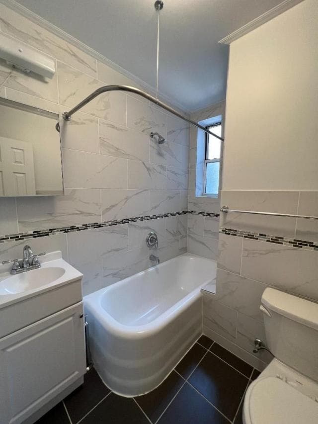 Building Photo - 0 bedroom in SUNNYSIDE NY 11104