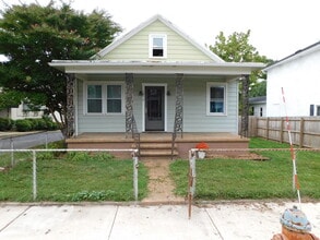 Building Photo - 1272 W Washington St