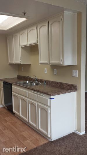 Building Photo - 236 S Poplar Ave