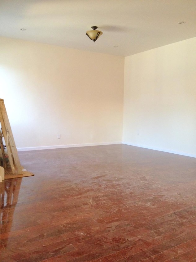 Foto principal - 233 Bay 7th Street