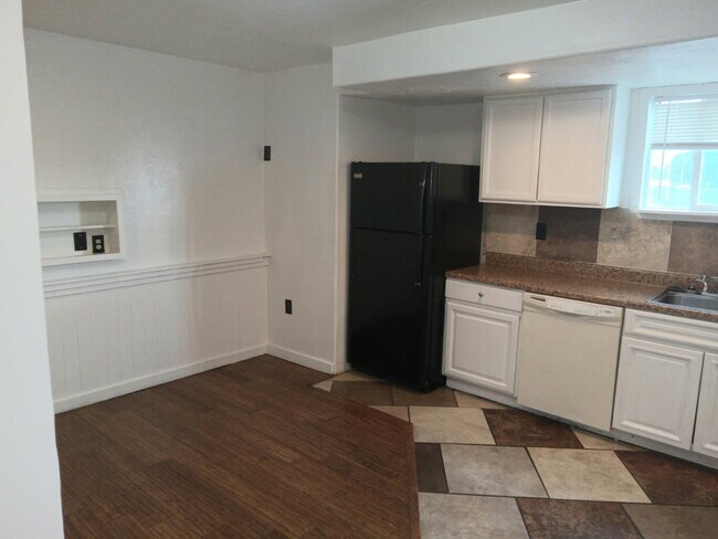 Building Photo - 260 W Antelope Dr