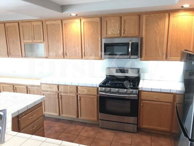 Foto del edificio - 8737 Raindrop Canyon Ave