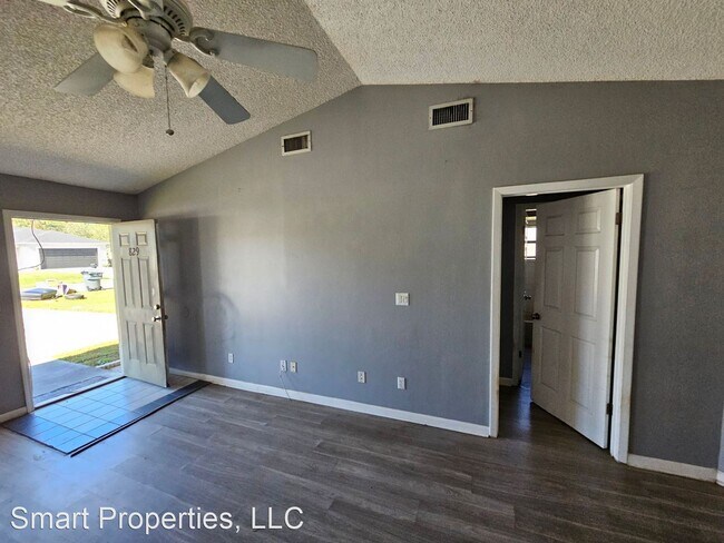 Building Photo - 2 br, 2 bath House - 829 Fox Lake Drive