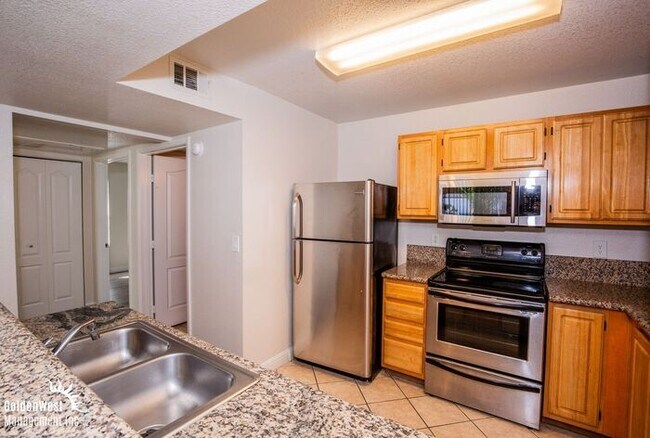 Foto del edificio - Beautiful & Inviting 3Bdm 2Ba Condo at Tuscan Villas