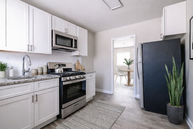 Interior Photo - Collier Flats