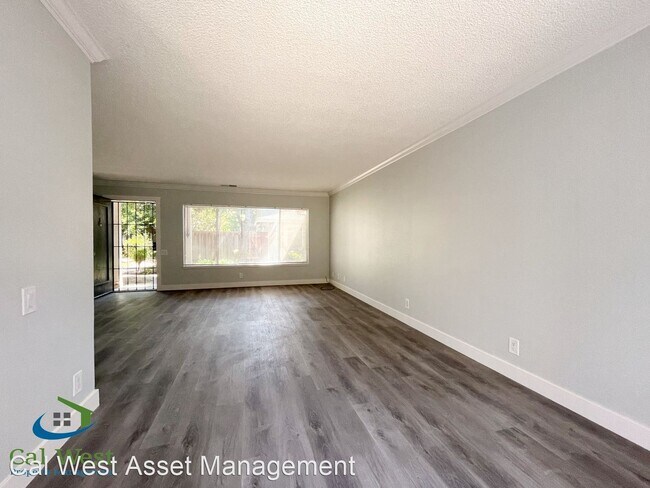 Building Photo - 1363 McQuesten Dr