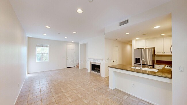 Foto del edificio - Beautiful 2-Bedroom Home with Resort-Style Amenities