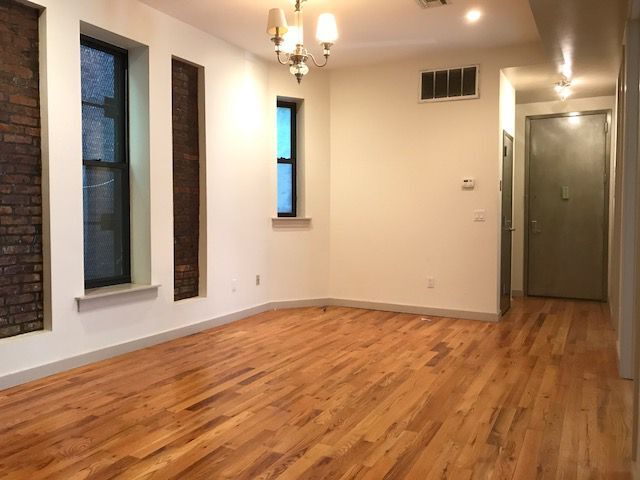 Building Photo - 707 Saint Johns Pl