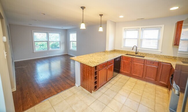 Building Photo - 8918 Lavergne Ave