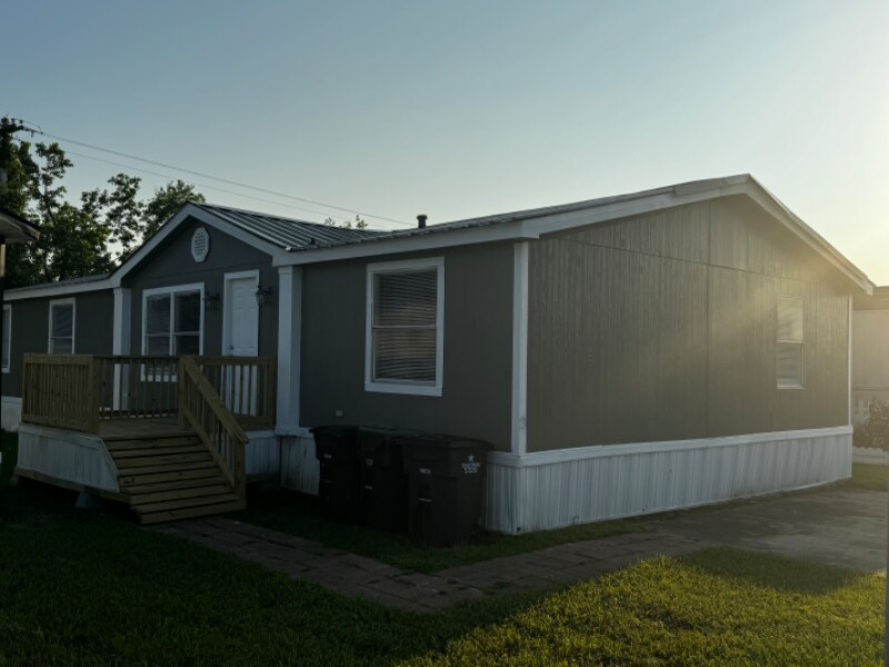 Primary Photo - 21 Fox Meadow Dr