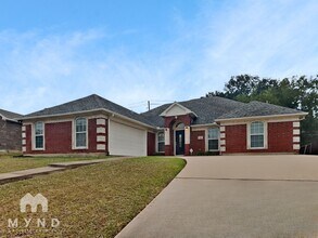 Building Photo - 2113 Tippy Terrace