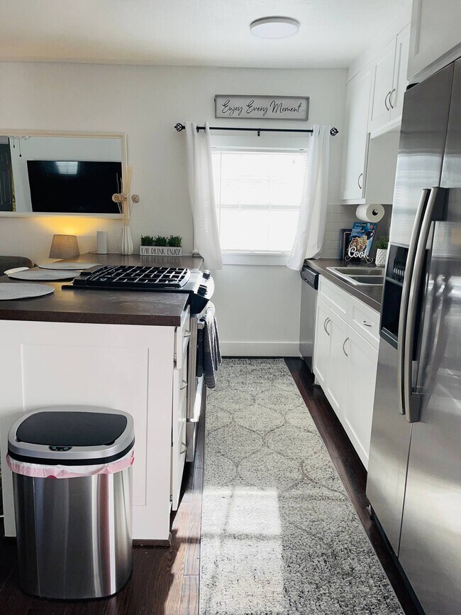 Cocina - 847 W 24th St