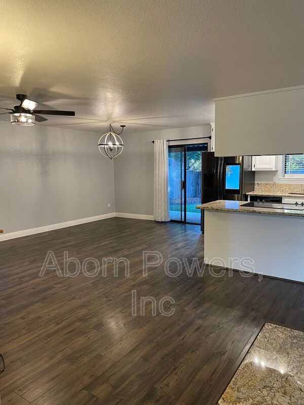 Building Photo - 4816 Hillbrook Ct