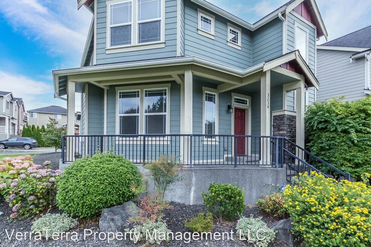 Primary Photo - 3 br, 2.5 bath House - 3234 Highlands Blvd