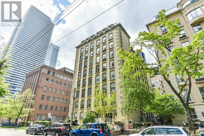 Building Photo - 80-880 Charles St E