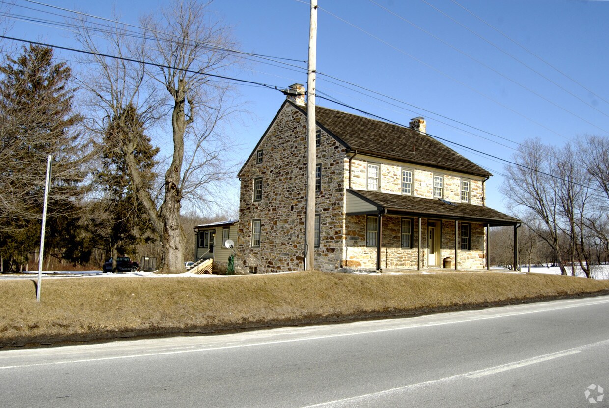 Primary Photo - 3007 E Lincoln Hwy