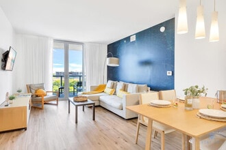 Building Photo - 2602 E Hallandale Beach Blvd