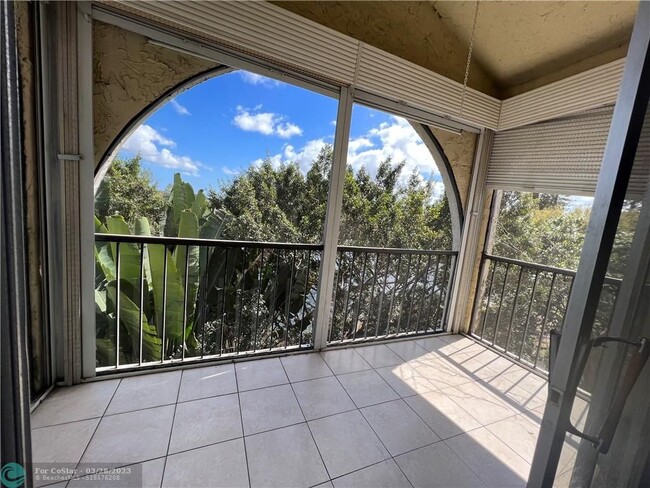 Building Photo - 3330 Spanish Moss Terrace