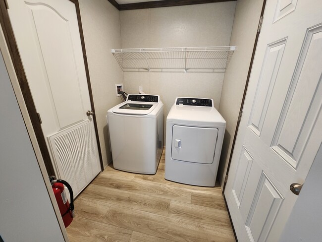 Building Photo - 855 W Jefferson St