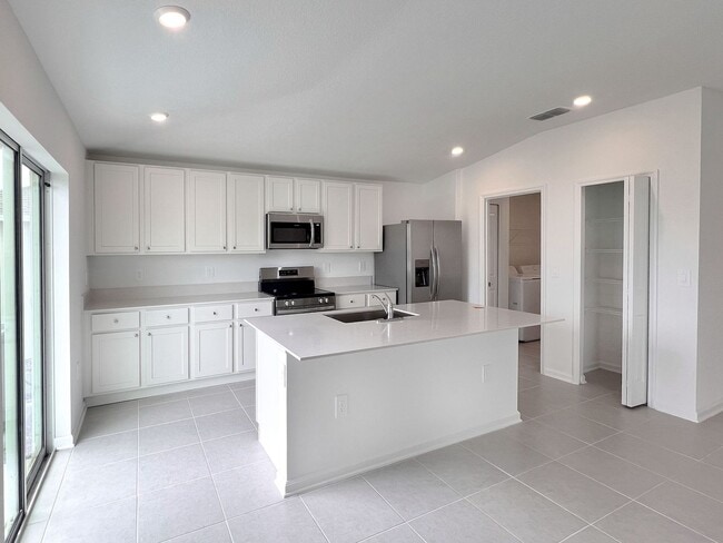 Building Photo - Newly Built Three-Bedroom Home