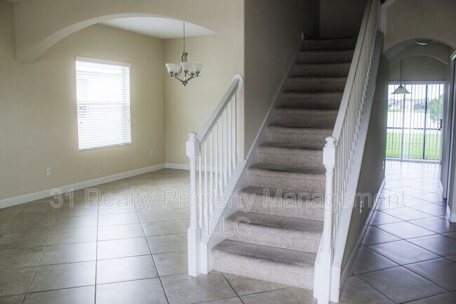Photo - 1718 Thetford Cir House
