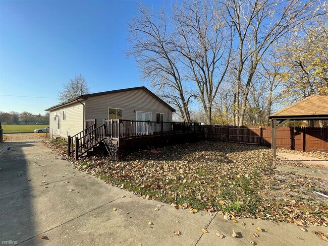 Building Photo - 2 br, 2 bath House - 14191 Couwlier Ave 14...