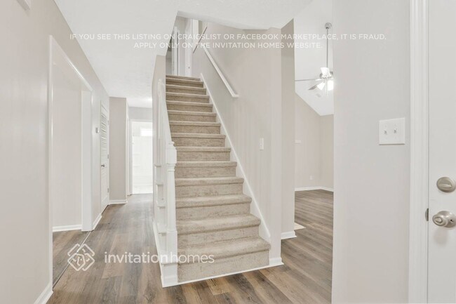 Foto del edificio - 1052 Autumn Crest Dr