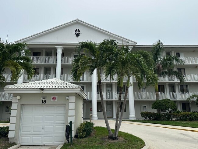 Foto del edificio - 2441 Village Blvd