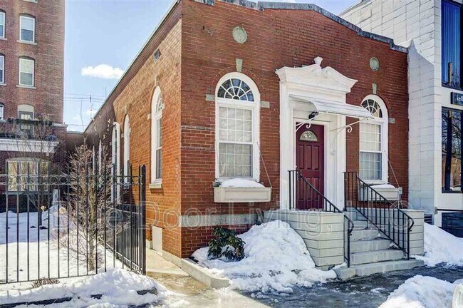 Building Photo - 225 Hanover St