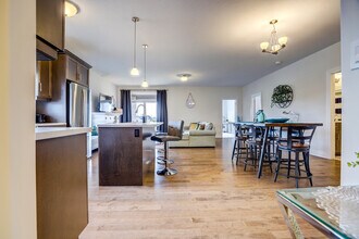 Building Photo - 364 Mary Rose Ave