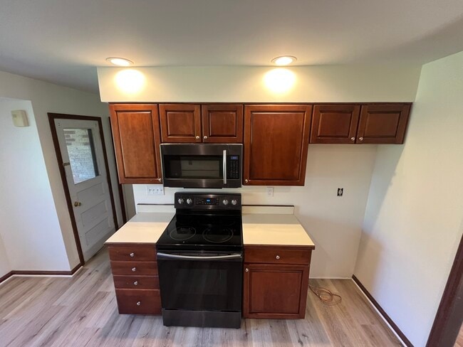 Building Photo - 7080 Millikin Rd