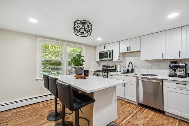 Foto del edificio - 13 Myles Standish Dr