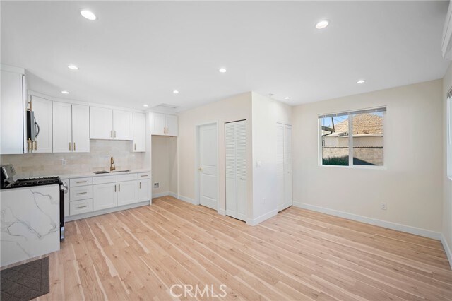 Building Photo - 15236 Leadwell St