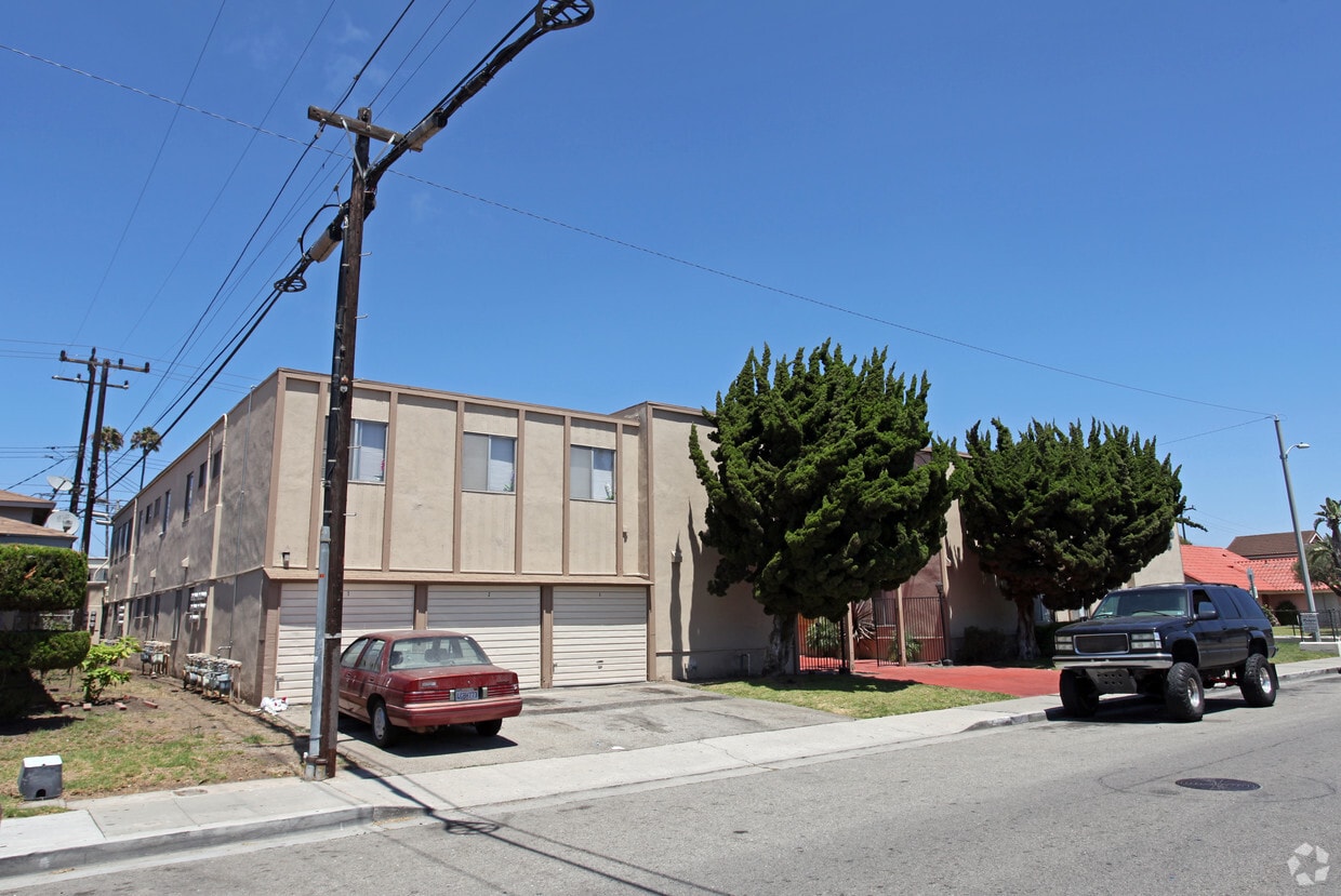 Building Photo - Regency House