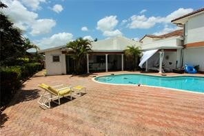 Building Photo - 740 Bluebird Ln