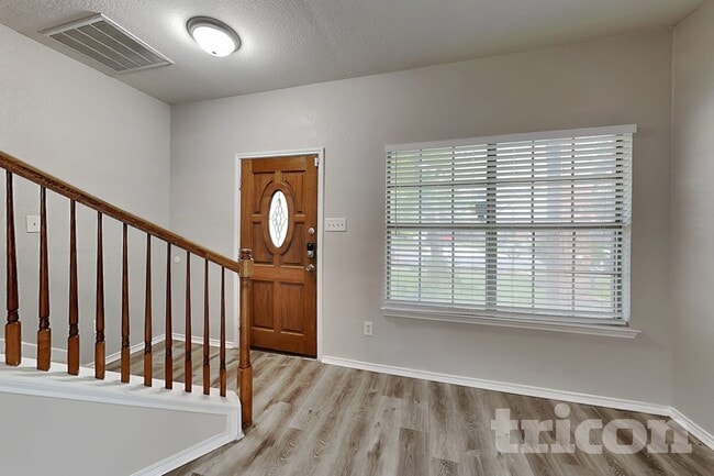 Building Photo - 8210 Grissom Cir