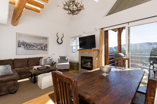 Foto del edificio - 7 Saddle Ridge Rd