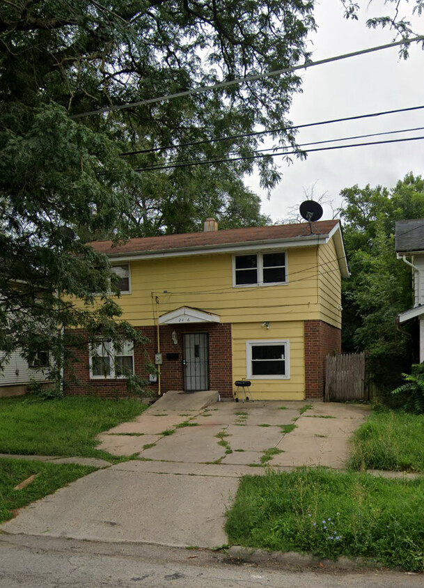 Primary Photo - 2416 School St