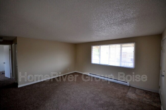 Building Photo - 1731 S Juniper St