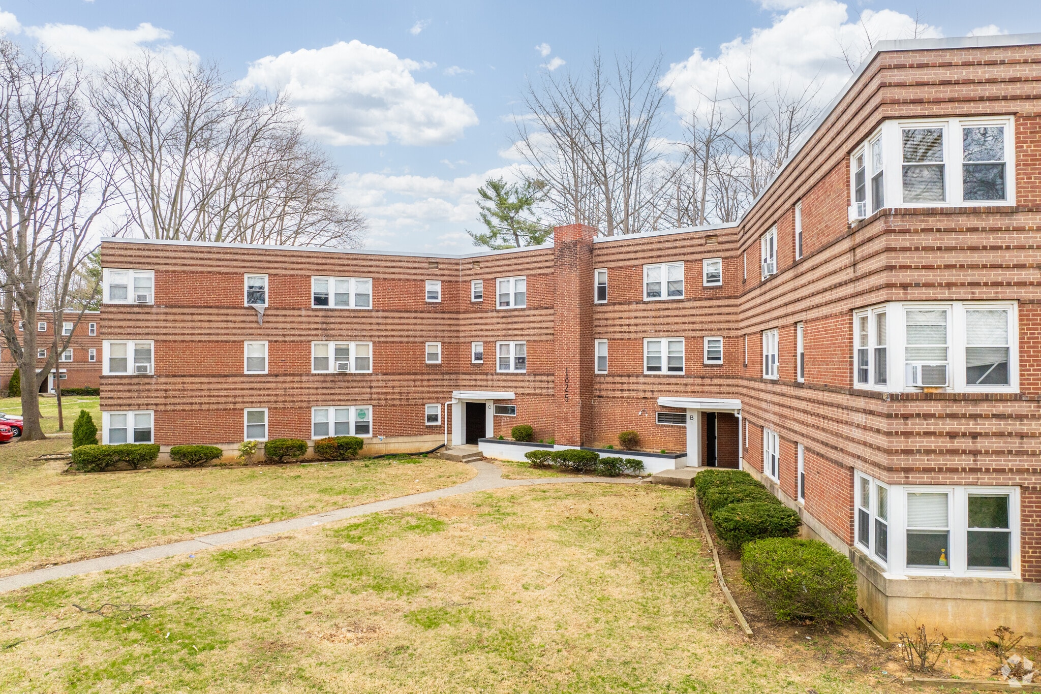 Parkhurst Apartments photo 5