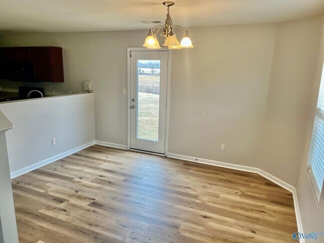 Foto del edificio - 193 Cloverbrook Dr