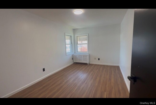 Building Photo - 3523 Laconia Ave