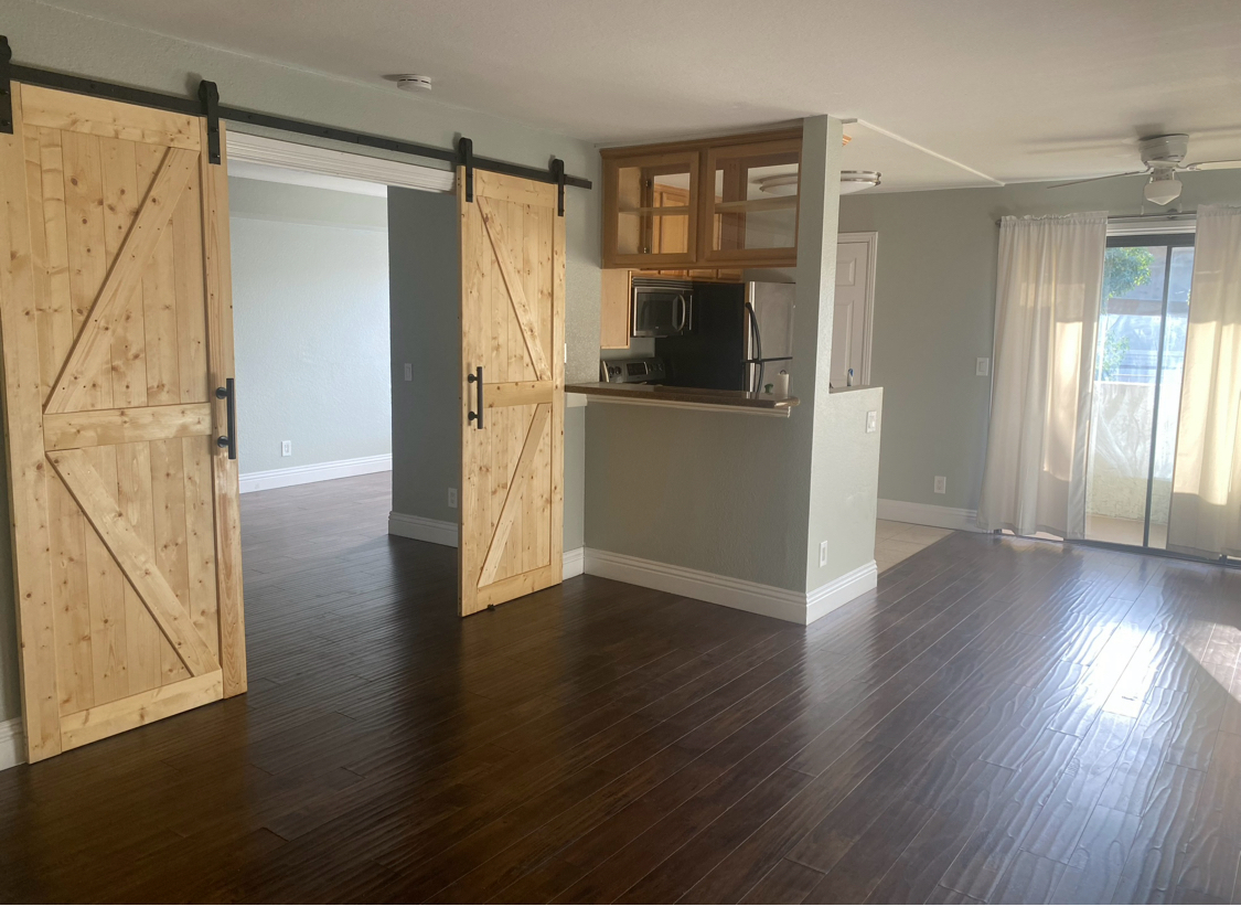 Double barn doors to master bedroom - 8731 Graves Ave