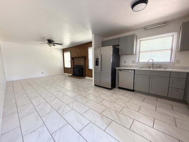 Building Photo - 7008 Crossridge Rd